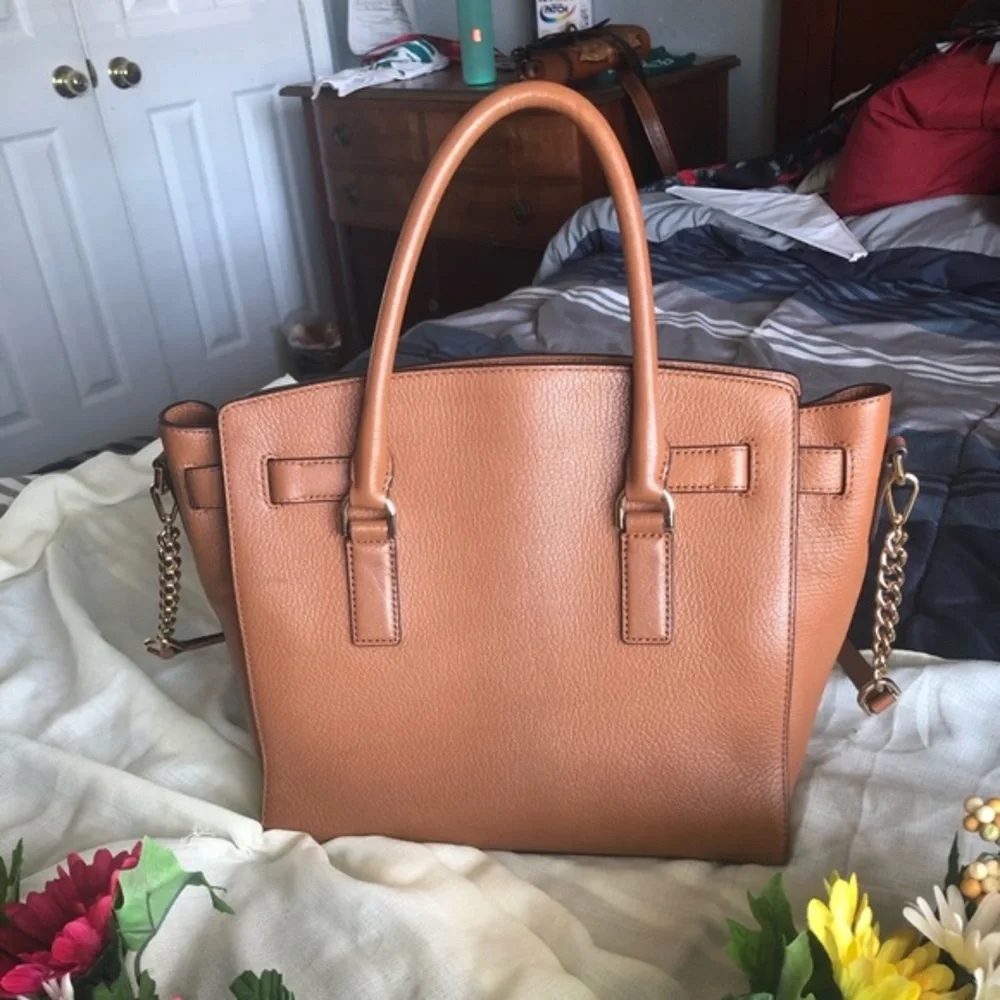 MK Hamilton Medium Handbag - Picture 3 of 13